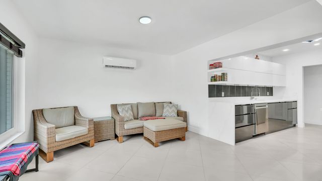 5707 White Hickory Circle, Tamarac, FL 33319