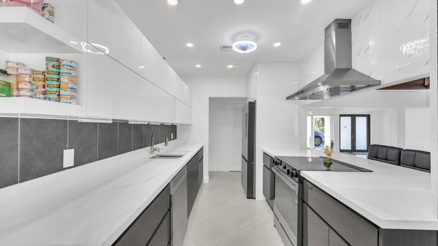 5707 White Hickory Circle, Tamarac, FL 33319