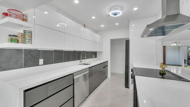 5707 White Hickory Circle, Tamarac, FL 33319