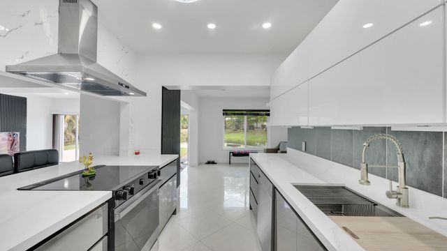 5707 White Hickory Circle, Tamarac, FL 33319