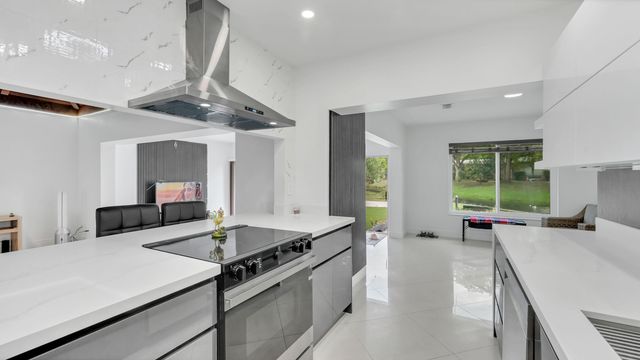 5707 White Hickory Circle, Tamarac, FL 33319