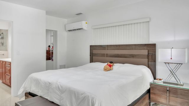 5707 White Hickory Circle, Tamarac, FL 33319