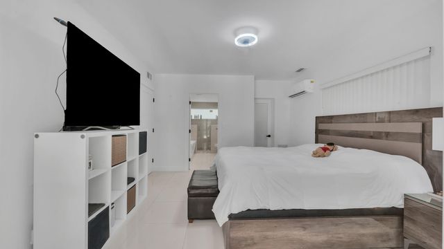 5707 White Hickory Circle, Tamarac, FL 33319