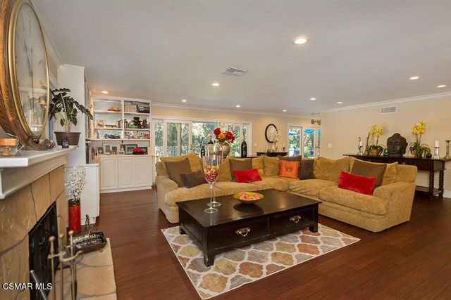 4090 Cresthaven Drive, Thousand Oaks, CA 91362