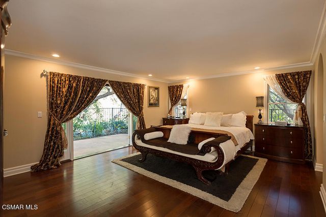 4090 Cresthaven Drive, Thousand Oaks, CA 91362