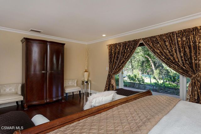 4090 Cresthaven Drive, Thousand Oaks, CA 91362