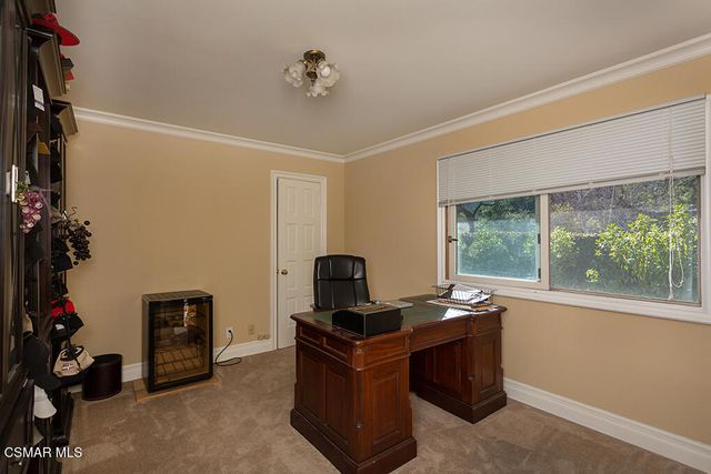 4090 Cresthaven Drive, Thousand Oaks, CA 91362