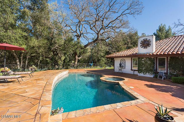 4090 Cresthaven Drive, Thousand Oaks, CA 91362