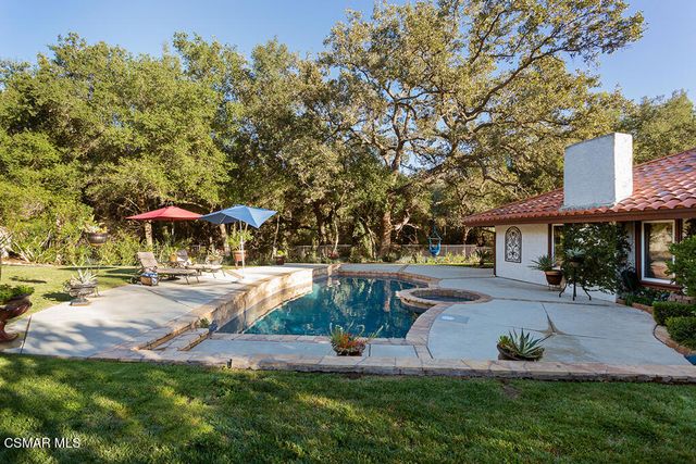 4090 Cresthaven Drive, Thousand Oaks, CA 91362