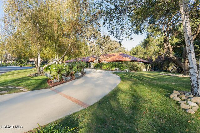 4090 Cresthaven Drive, Thousand Oaks, CA 91362