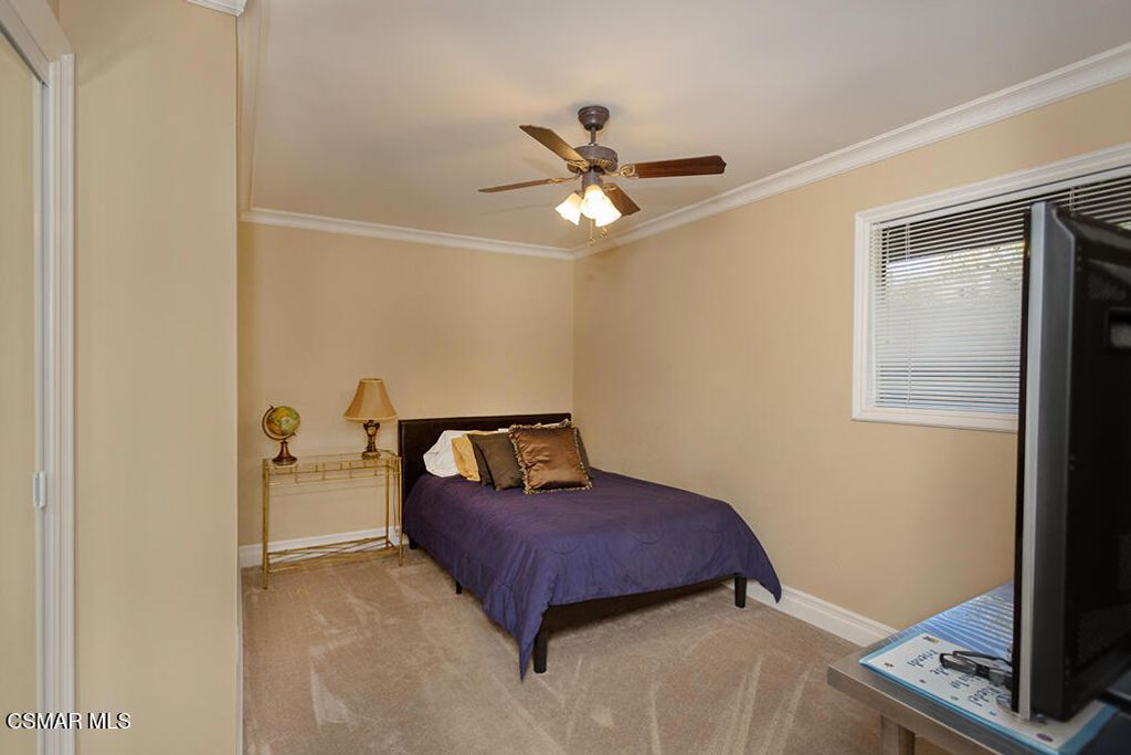 Image 34 of property listing at 4090 Cresthaven Drive, Thousand Oaks, CA 91362