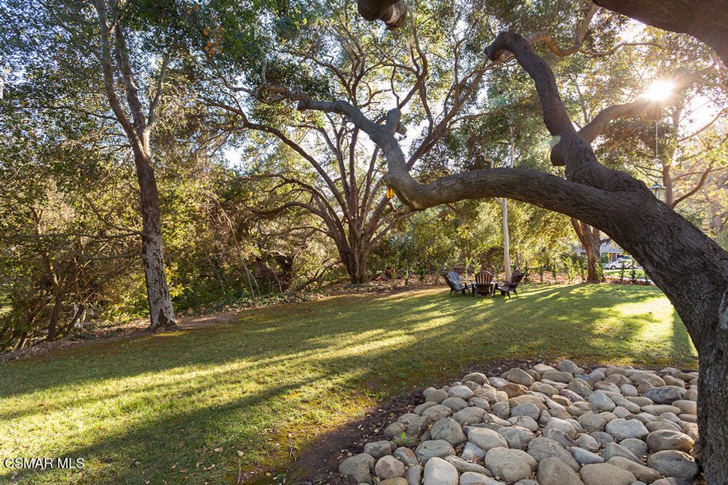 Image 60 of property listing at 4090 Cresthaven Drive, Thousand Oaks, CA 91362