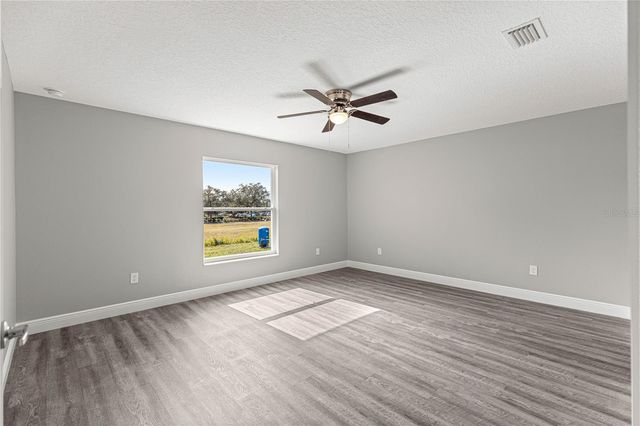 13 FISHER RUN TERRACE, Ocklawaha, FL 32179