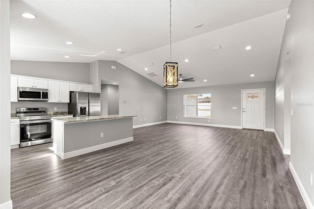 13 FISHER RUN TERRACE, Ocklawaha, FL 32179