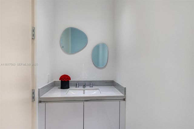 16901 Collins Avenue 902, Sunny Isles Beach, FL 33160