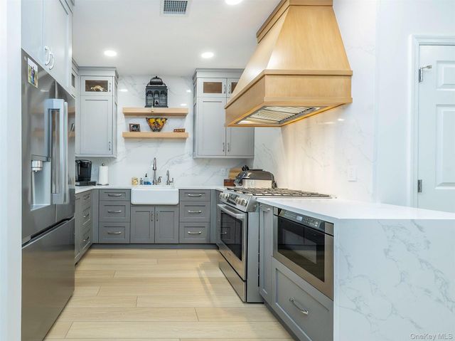 87 Pond View Drive, Port Washington, NY 11050
