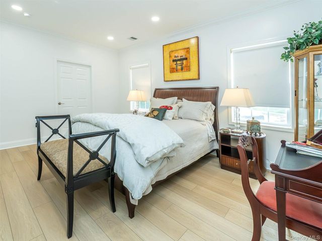 87 Pond View Drive, Port Washington, NY 11050