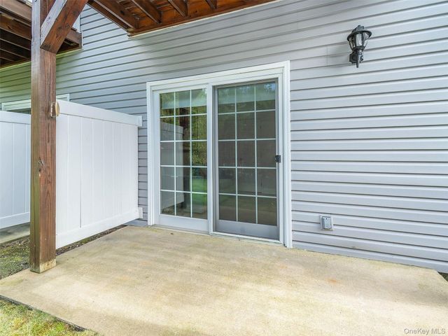 87 Pond View Drive, Port Washington, NY 11050