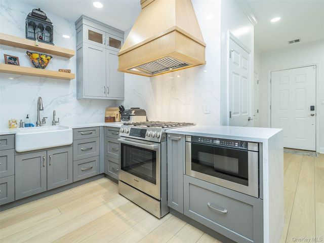 87 Pond View Drive, Port Washington, NY 11050