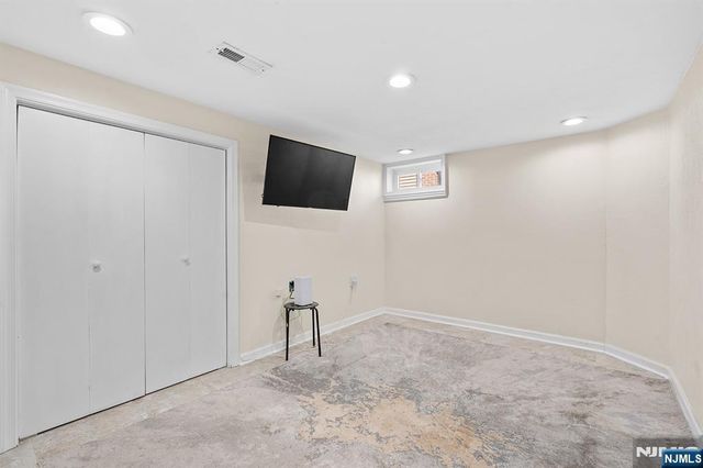 71 Wingra Avenue, Rutherford, NJ 07070