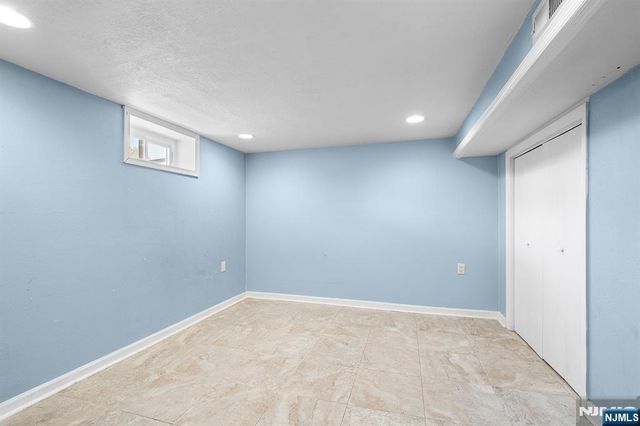71 Wingra Avenue, Rutherford, NJ 07070