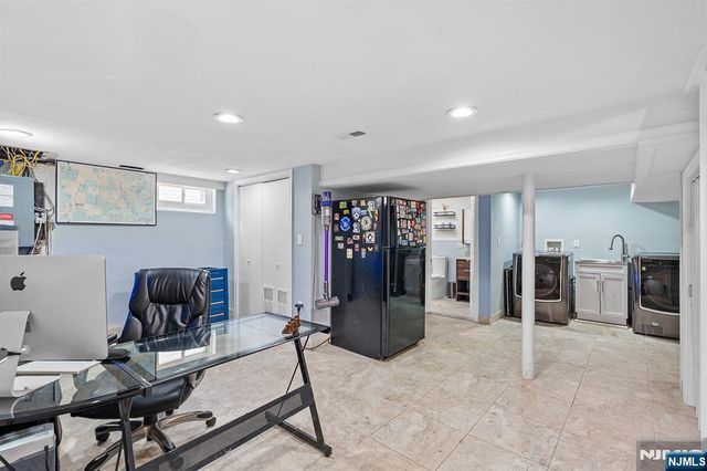 71 Wingra Avenue, Rutherford, NJ 07070