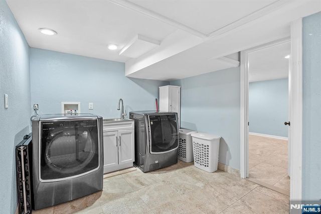 71 Wingra Avenue, Rutherford, NJ 07070