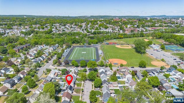 71 Wingra Avenue, Rutherford, NJ 07070