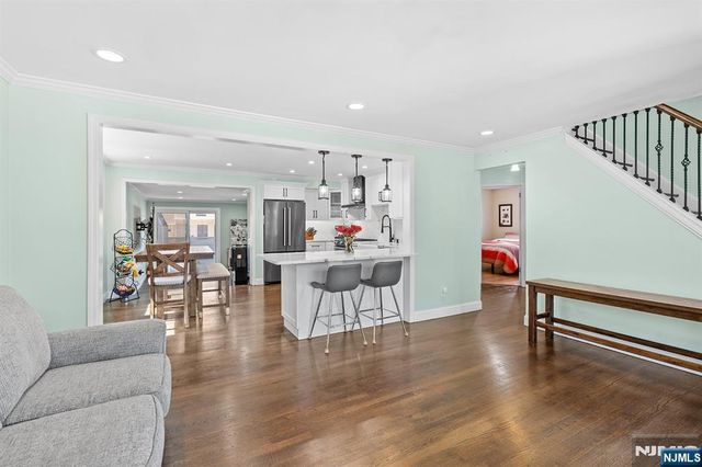 71 Wingra Avenue, Rutherford, NJ 07070
