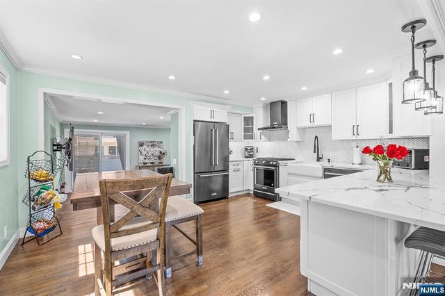 71 Wingra Avenue, Rutherford, NJ 07070