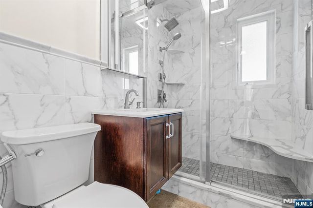 71 Wingra Avenue, Rutherford, NJ 07070