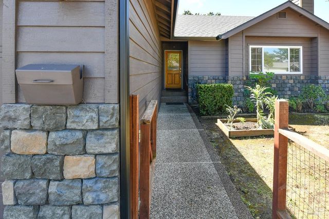 741 William Ct, Napa, CA 94558