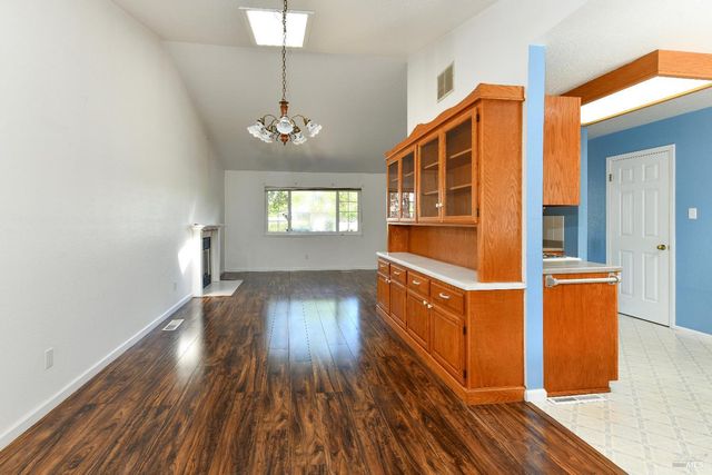 741 William Ct, Napa, CA 94558