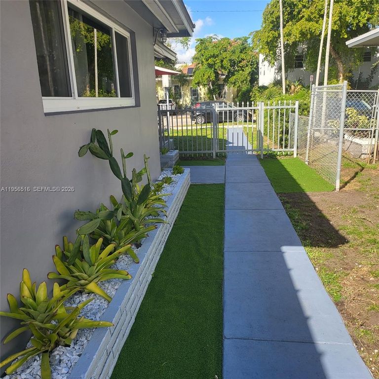 1934 Madison St 4, Hollywood, FL 33020