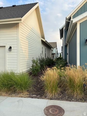 11539 S BINGHAM RIM RD, South Jordan, UT 84009