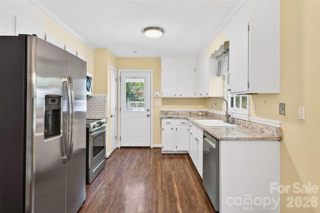 1511 Ormsby Court, Charlotte, NC 28211