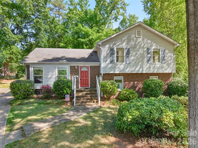 1511 Ormsby Court, Charlotte, NC 28211