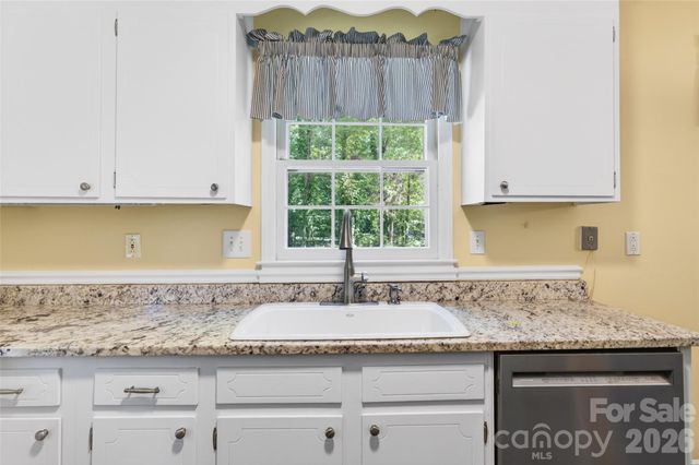 1511 Ormsby Court, Charlotte, NC 28211