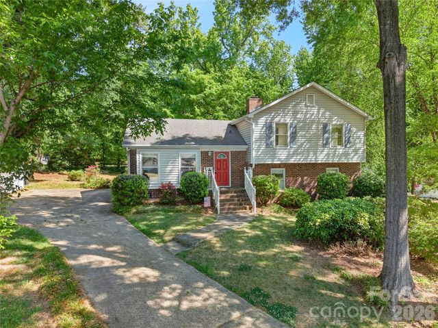1511 Ormsby Court, Charlotte, NC 28211