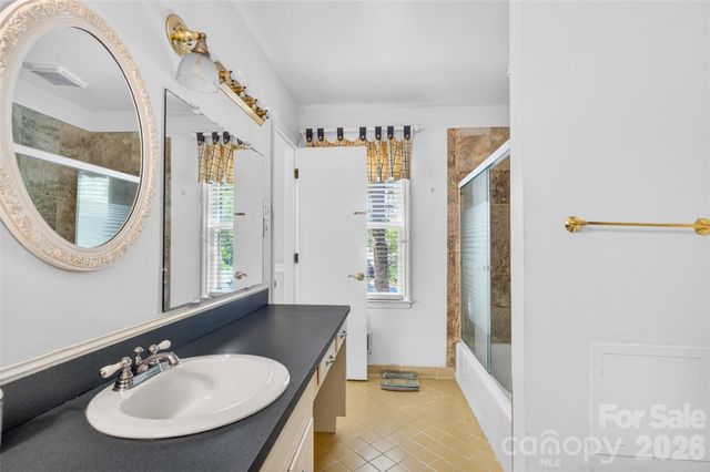 1511 Ormsby Court, Charlotte, NC 28211