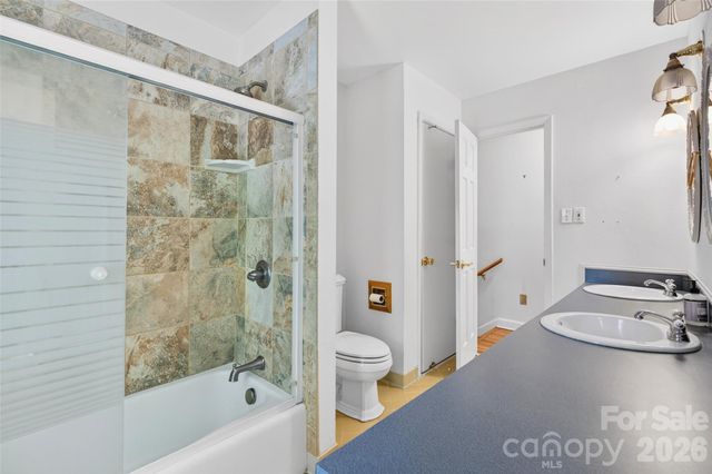 1511 Ormsby Court, Charlotte, NC 28211