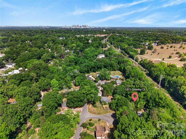 1511 Ormsby Court, Charlotte, NC 28211