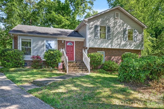 1511 Ormsby Court, Charlotte, NC 28211