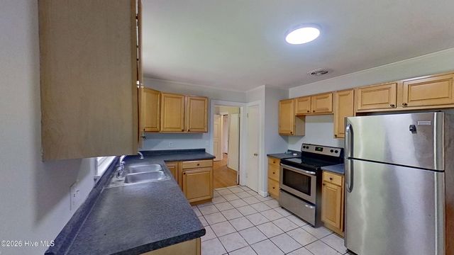 214 Huntington Road, Wilmington, NC 28403