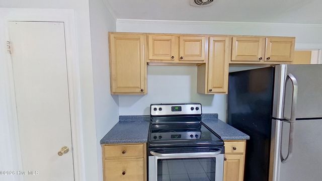 214 Huntington Road, Wilmington, NC 28403
