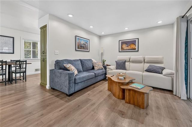 10909 W 72nd Terrace, Shawnee, KS 66203