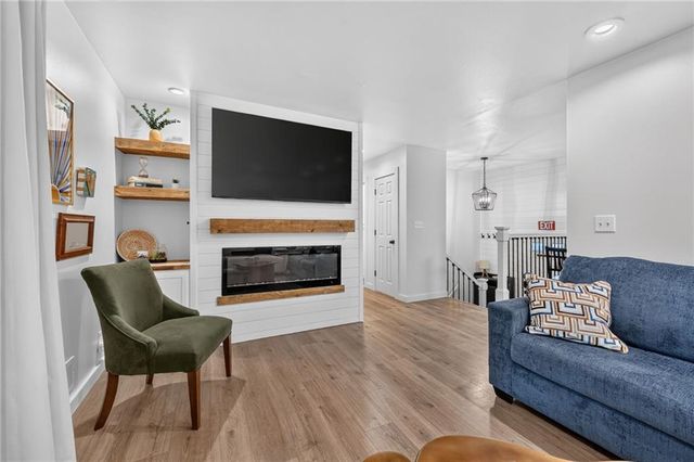 10909 W 72nd Terrace, Shawnee, KS 66203