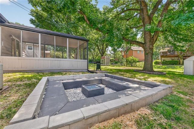 10909 W 72nd Terrace, Shawnee, KS 66203