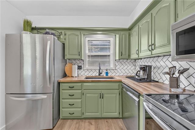 10909 W 72nd Terrace, Shawnee, KS 66203
