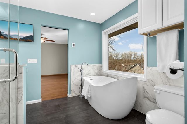 17704 Icon Trail, Lakeville, MN 55044